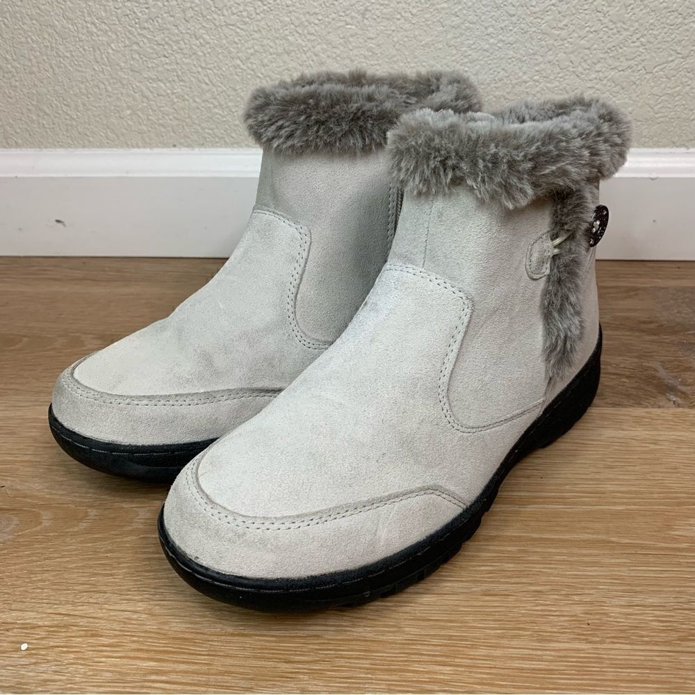 Khombu Iris Plush Faux Fur Gray Suede Winter Ankle Boots, Size 8